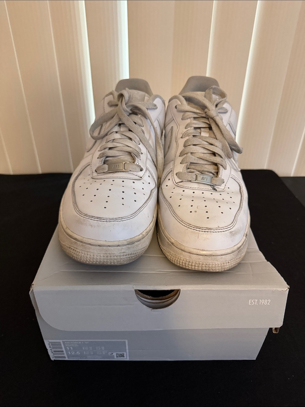 Nike Men's White and Light Gray Leather Sneakers